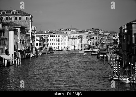 Image en noir et blanc, Canale Grande ou Grand Canal à Venise, UNESCO World Heritage Site, Vénétie, Italie, Europe Banque D'Images