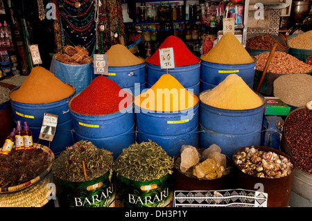 Épicier marrakech maroc marché saison herbes Épices Banque D'Images