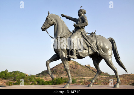 Métal bronze statue de Rao Jodha sur l'Jodhpur Rajasthan Inde Banque D'Images