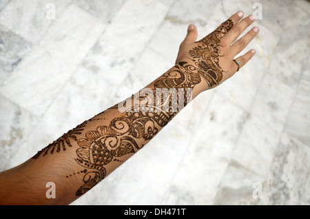 Henna mehndi sur une main pleine d'une fille , Jodhpur , Rajasthan , Inde , asie , MR#704 , Banque D'Images