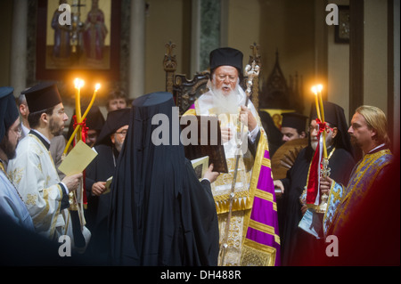 Réunion de l'Eglise copte orthodoxe et catholique église chrétienne à Milan. Le Cardinal Angelo Scola Patriarche Tawadros je rencontre Banque D'Images