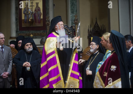 Réunion de l'Eglise copte orthodoxe et catholique église chrétienne à Milan. Le Cardinal Angelo Scola Patriarche Tawadros je rencontre Banque D'Images