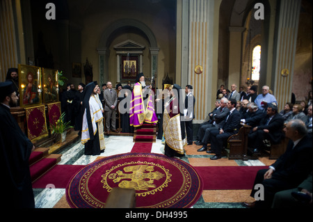 Réunion de l'Eglise copte orthodoxe et catholique église chrétienne à Milan. Le Cardinal Angelo Scola Patriarche Tawadros je rencontre Banque D'Images