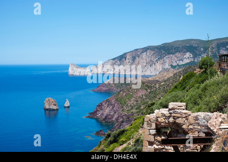 Paysage de la côte ouest de la Sardaigne à partir de Nebida, Italie Banque D'Images