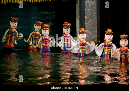 Des marionnettes. Théâtre de marionnettes sur l'eau Thang Long. Hanoi, Vietnam, Asie. Banque D'Images