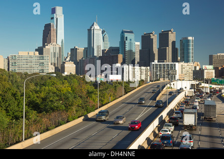 SCHUYLKILL EXPRESSWAY Interstate 76 sur le centre-ville de Philadelphie, en Pennsylvanie USA Banque D'Images