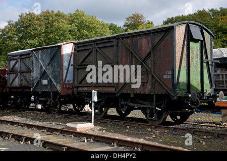 Vieux train ferroviaire de marchandises wagons wagon North Yorkshire Angleterre Royaume-Uni GB Grande-Bretagne Banque D'Images