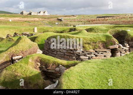 Des îles Orcades, en Écosse. Vue pittoresque du site néolithique à Skara Brae. Banque D'Images