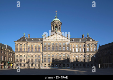 Pays-bas, Amsterdam, le Palais Royal sur la place Dam Banque D'Images