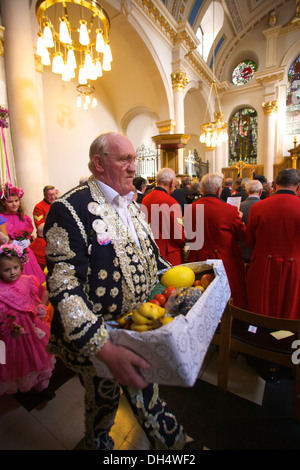 Pearly King and Queens Harvest Festival, Londres, Angleterre Banque D'Images