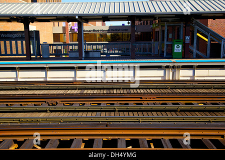 Billet de train sur la voie ferrée à LTC Station à Chicago Banque D'Images