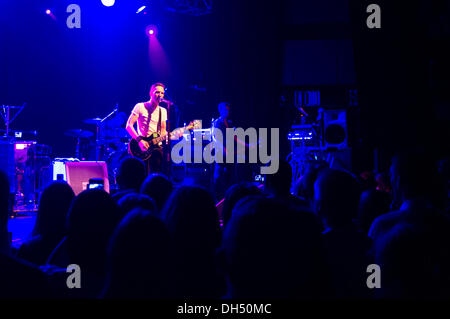 Bristol, Royaume-Uni. 30 octobre 2013. La sensation sur la scène du O2 Academy Bristol, Crédit : Rob Hawkins/Alamy Live News Banque D'Images