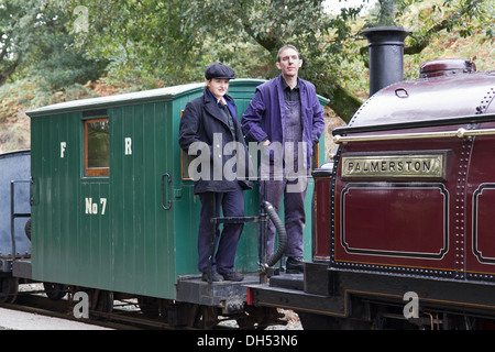 Les travailleurs des chemins de fer sur l'Blaenau Ffestiniog, au Pays de Galles Banque D'Images