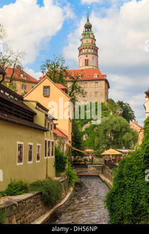 Cesky Krumlov / Krumau, vue sur la Tour du château, site classé au Patrimoine Mondial de l'UNESCO Banque D'Images