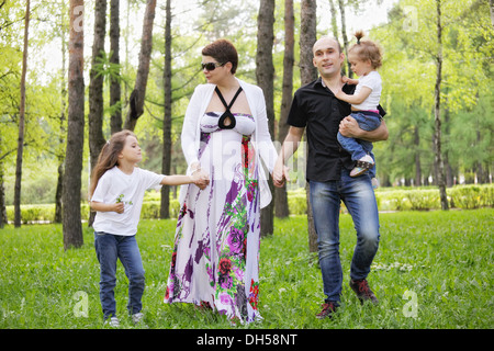 Famille dans le parc Banque D'Images