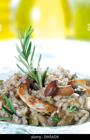 Risotto au poulet et champignons Banque D'Images