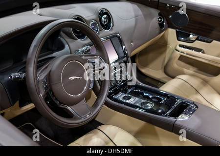 Jaguar XJL interior Banque D'Images