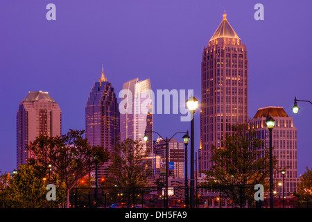 Midtown Atlanta, Géorgie, Skyline vu de la zone de la gare Atlantique. (ÉTATS-UNIS) Banque D'Images