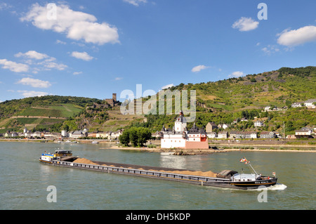 Château Zollburg Pfalzgrafenstein sans frais à Kaub, Burg château Gutenfels derrière, Patrimoine Mondial de l'Oberes Mittelrheintal valley Banque D'Images