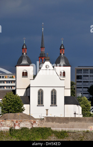 L'église du monastère de Alt St. Heribert, maintenue par les Amis des églises romanes de Cologne Deutz du Rhin Banque D'Images