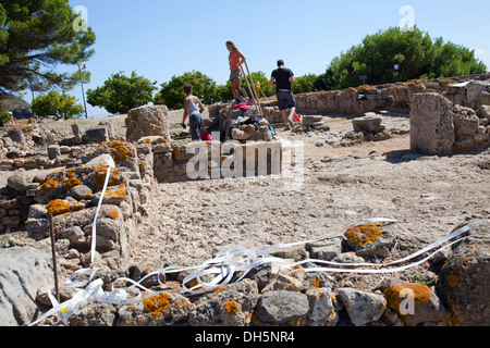 Les archéologues sur place, à creuser les ruines de Nora, dans le sud de la Sardaigne Banque D'Images