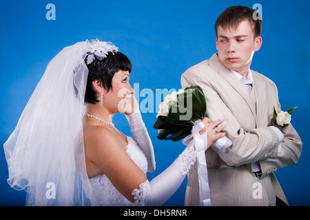 Le marié et la mariée dans une situation de conflit Banque D'Images