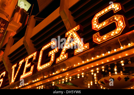 Le lettrage de Club Vegas Casino Hotel, Fremont Street Experience dans le vieux centre-ville de Las Vegas, Las Vegas, Nevada Banque D'Images