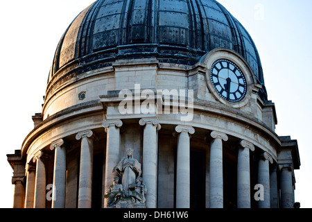 Nottingham Council House dome et de colonnes à l'aube Alpes Europe Angleterre East Midlands Banque D'Images