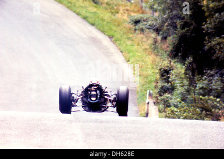 Jackie Stewart dans la BRM P261 dans le Grand Prix d'Allemagne, Nurburgring, Allemagne 1966. Banque D'Images