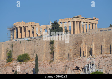 Le Parthénon, au sommet de l'Acropole, Athènes, Grèce. Symbole de la démocratie occidentale. Construit en 447BC. Banque D'Images