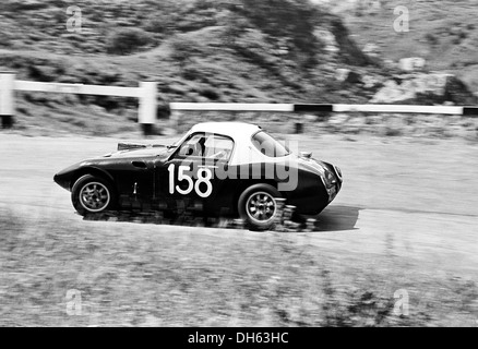 Wheeler-Martin Jack Davidson's Austin Healey Sprite à la Targa Florio, en Sicile 5 mai 1968. Banque D'Images