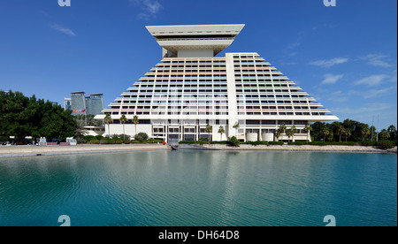 L'hôtel Sheraton de Doha, Doha Corniche, Doha, Doha, Qatar Banque D'Images