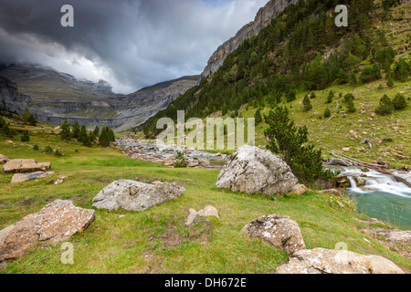 Le Valle de Ordesa, Parque Nacional de Ordesa y Monte Perdido, Pyrénées, la province d'Huesca, Aragon, Espagne, Europe. Banque D'Images