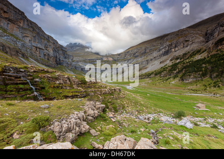 Le Valle de Ordesa, Parque Nacional de Ordesa y Monte Perdido, Pyrénées, la province d'Huesca, Aragon, Espagne, Europe. Banque D'Images