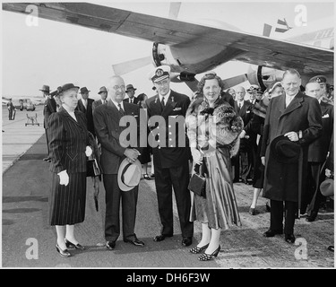 Une photographie historique du président et MRS Truman accueillant la reine Juliana et le prince Bernhard des pays-Bas. Banque D'Images