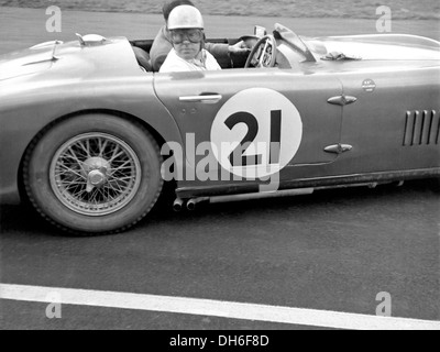 Reg Parnell dans une Aston Martin DB3 à Silverstone, Angleterre 1953. Banque D'Images