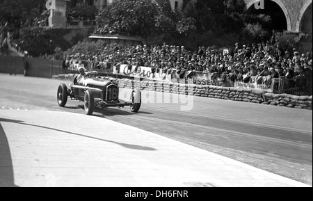 Louis Chiron dans une Alfa Romeo tipo B Monoposto, Scuderia Ferrari, voiture à l'entrée de Monaco GP 2 avril1934. Banque D'Images