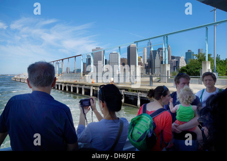 Ferry de Governors Island à New York City Banque D'Images