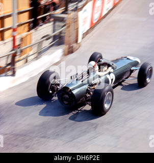 Jackie Stewart dans une BRM P261 Tabac au Grand Prix de Monaco 30 mai 1965. Banque D'Images