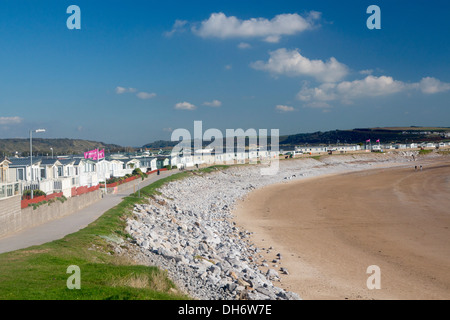 Trecco Bay Beach et parc de maisons mobiles et caravanes le long shore Porthcawl Bridgend County South Wales UK Banque D'Images