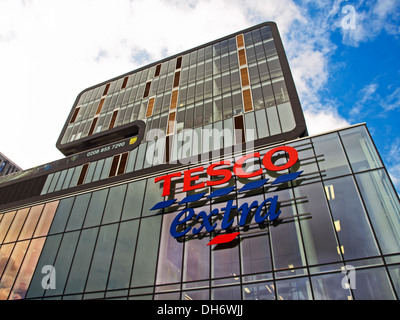 Magasin Tesco Extra, Woolwich, Londres, Angleterre, Royaume-Uni Banque D'Images