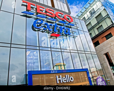 Magasin Tesco Extra, Woolwich, Londres, Angleterre, Royaume-Uni Banque D'Images