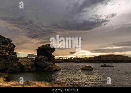 Coucher du soleil sur le lac Myvatn Islande du Nord Europe Banque D'Images