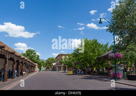 Le quartier historique de Santa Fe Plaza dans le centre-ville de Santa Fe, Nouveau Mexique, USA Banque D'Images