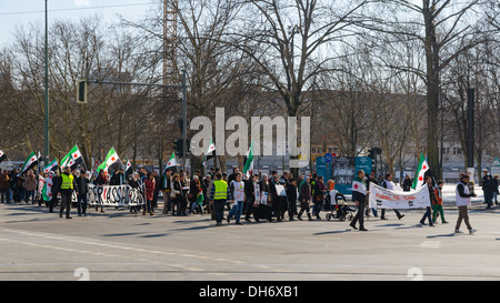 BERLIN - 16 mars : manifestation contre l'opposition Anti-Assad régime de Bachar al-Assad le 16 mars 2013 à Berlin. Banque D'Images