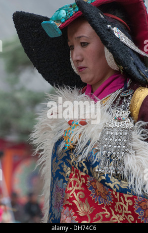 Dancer ladakhis à un carnaval dans la vallée de Nubra, Dogs Banque D'Images