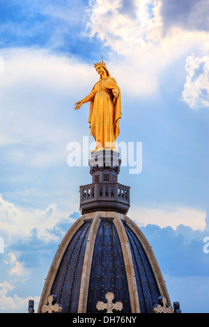 Statue en or de la Vierge Marie, Lyon Banque D'Images