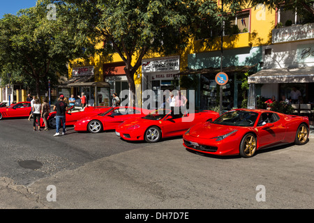 FERRARI EXPOSÉS PAR LEURS PROPRIÉTAIRES À Marbella espagne Banque D'Images