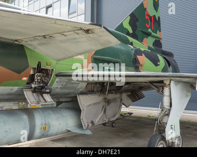 Vue latérale d'un avion de chasse Saab Viggen Banque D'Images