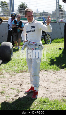 Michael Schumacher après la prise d'un spin off track en pratique session n mula One Grand Prix pratique - Melbourne Banque D'Images